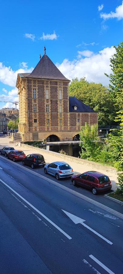 Appartement Le Petit Charcot Charleville-Mézières Zewnętrze zdjęcie